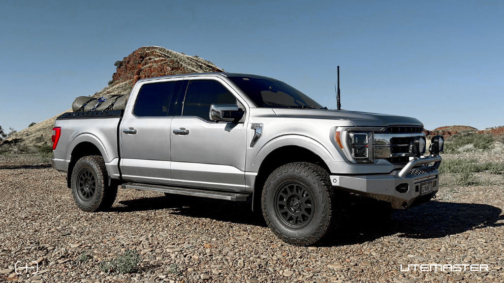 Utemaster Raptor Load-Lid with Destroyer Side Rails to suit Ford F150 5' 5